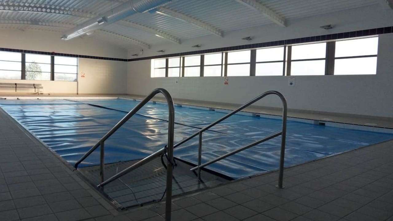 Commercial pool builders in Toronto