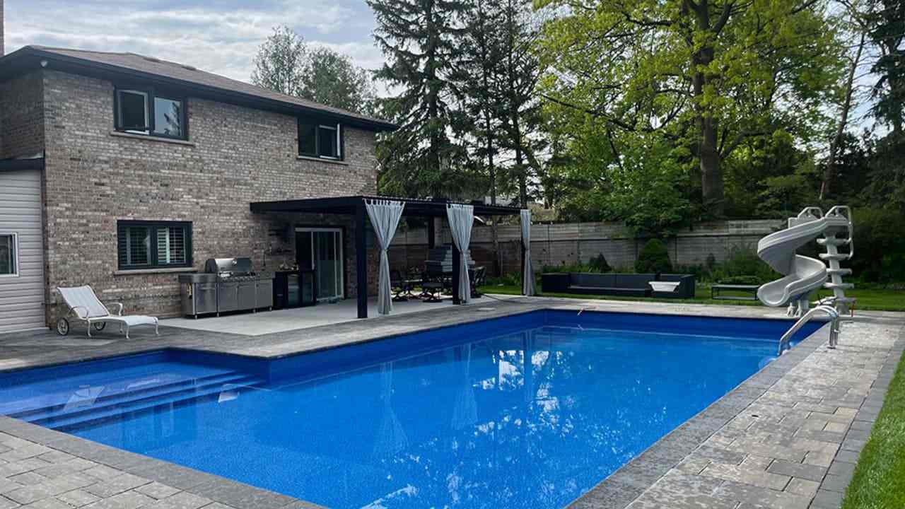 Top Pool Builders in Barrie