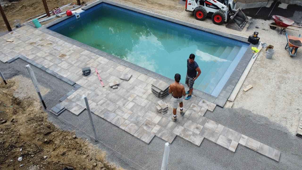 Swimming Pool Builders in Brant