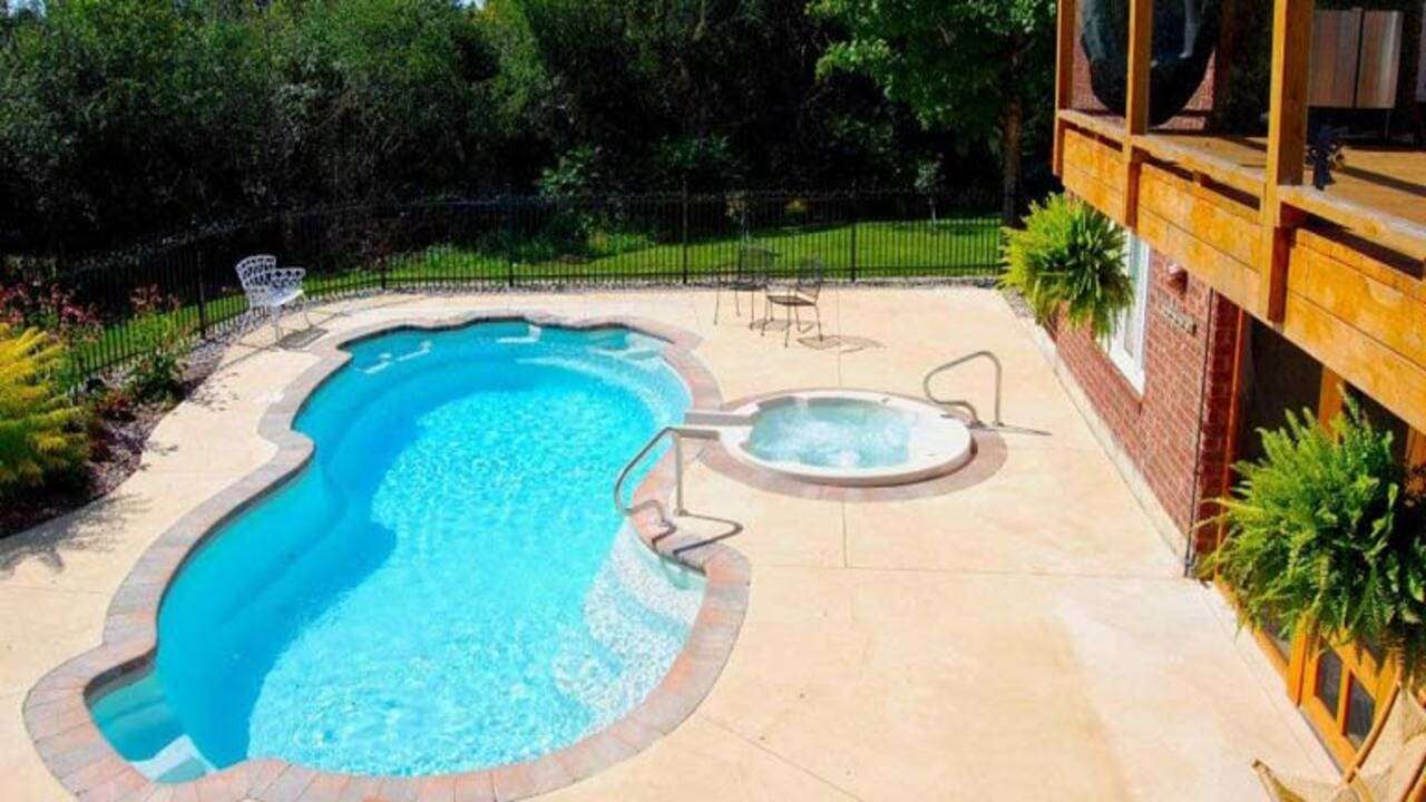 Swimming Pool Builders in Brockville