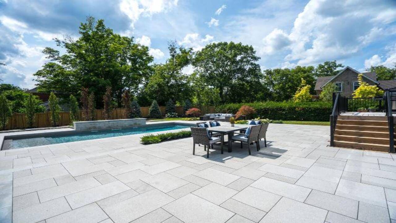 Pool Deck Builders in Mississauga